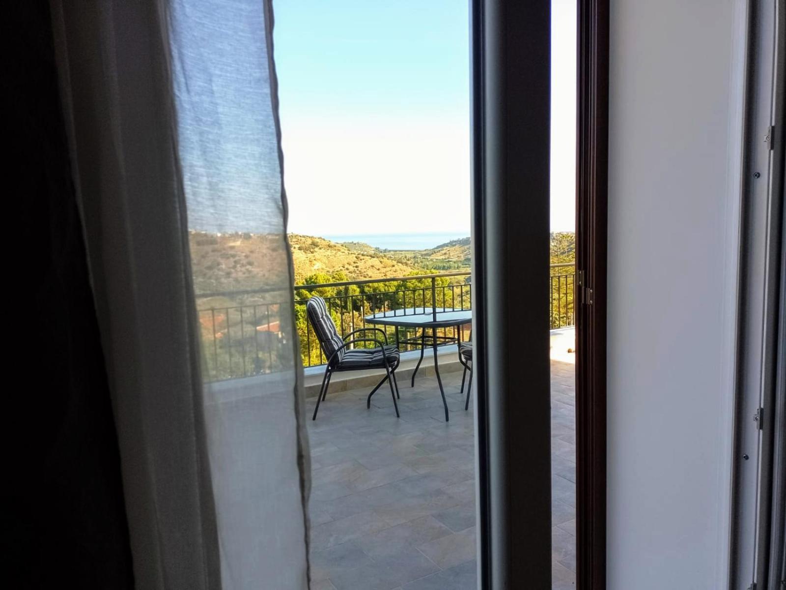 Granatelli Holiday Home Altavilla Milicia Exterior foto